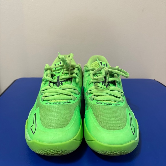 PUMA Lamelo Ball M.E.L.O. MB.01 Lo Volt Green Size 6.5 - Picture 2 of 11